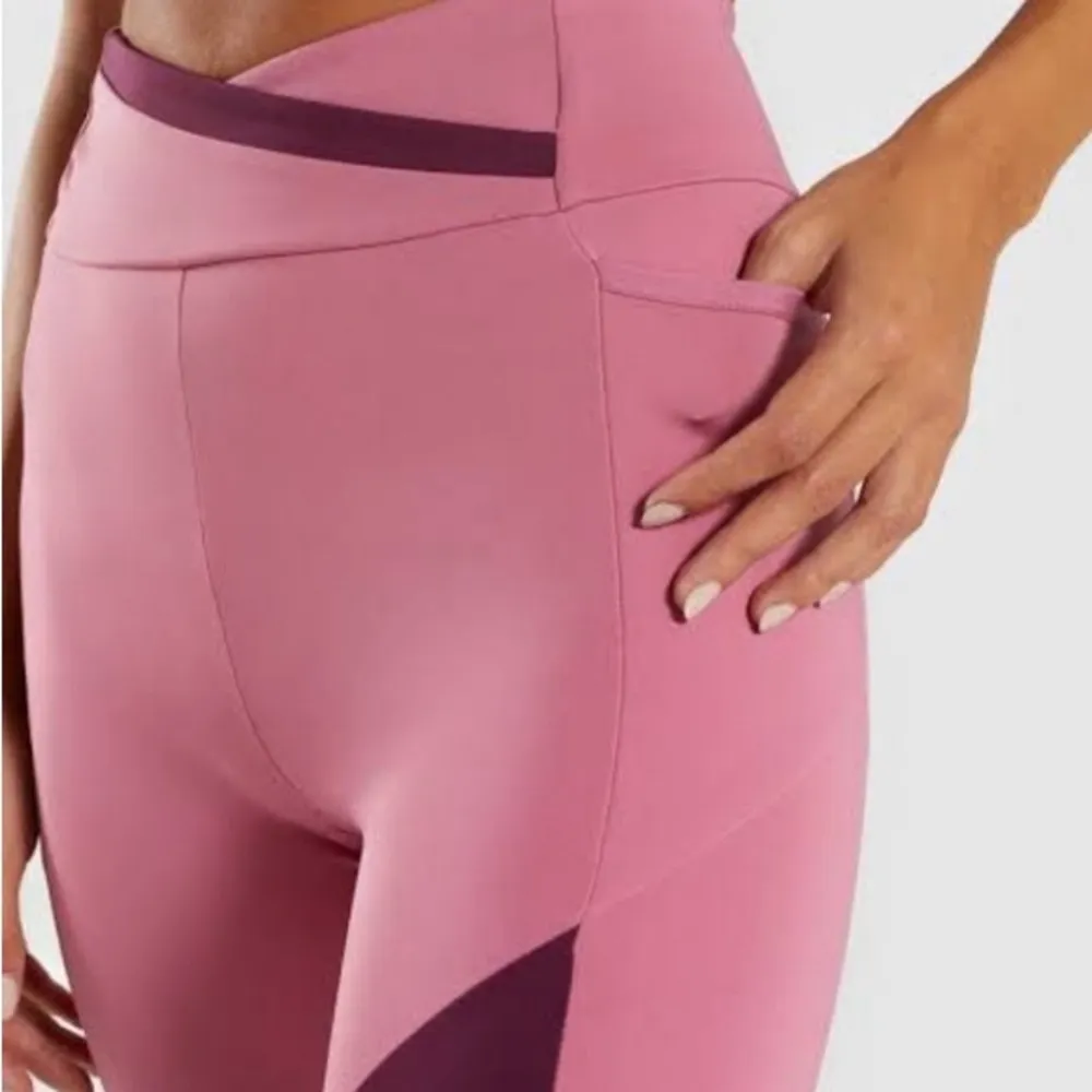 GYMSHARK asymmetric color block pink dark ruby leggings ✨ - Image 4