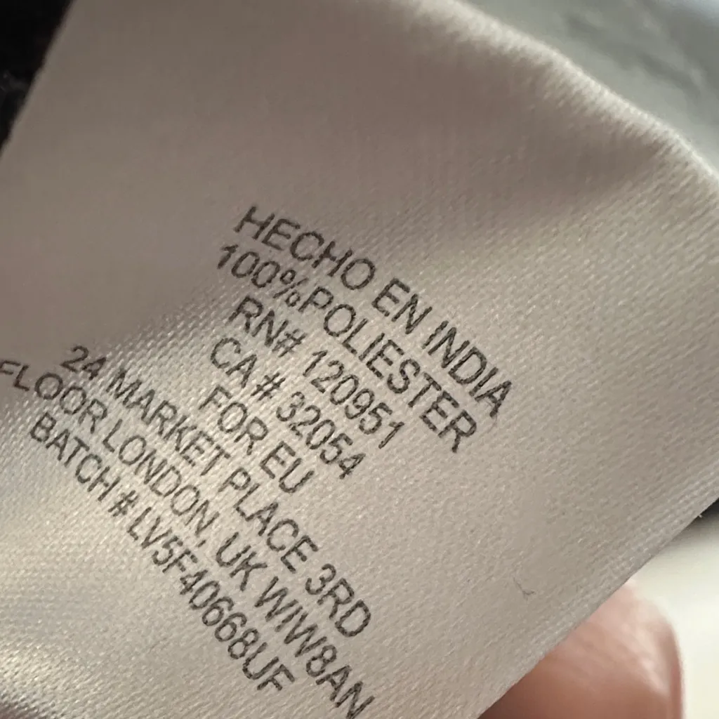 Olive & Oak Textured Black Crew Neck Sweater - Image 3