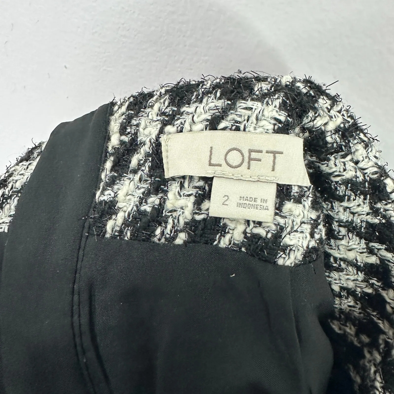 LOFT Tweed Mini Skirt Womens 2 Black White Houndstooth Preppy Academia Chic - Image 5