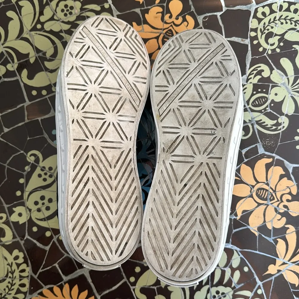 GUESS BLACK LEATHER SNEAKER SZ: EU 39 US - Image 6