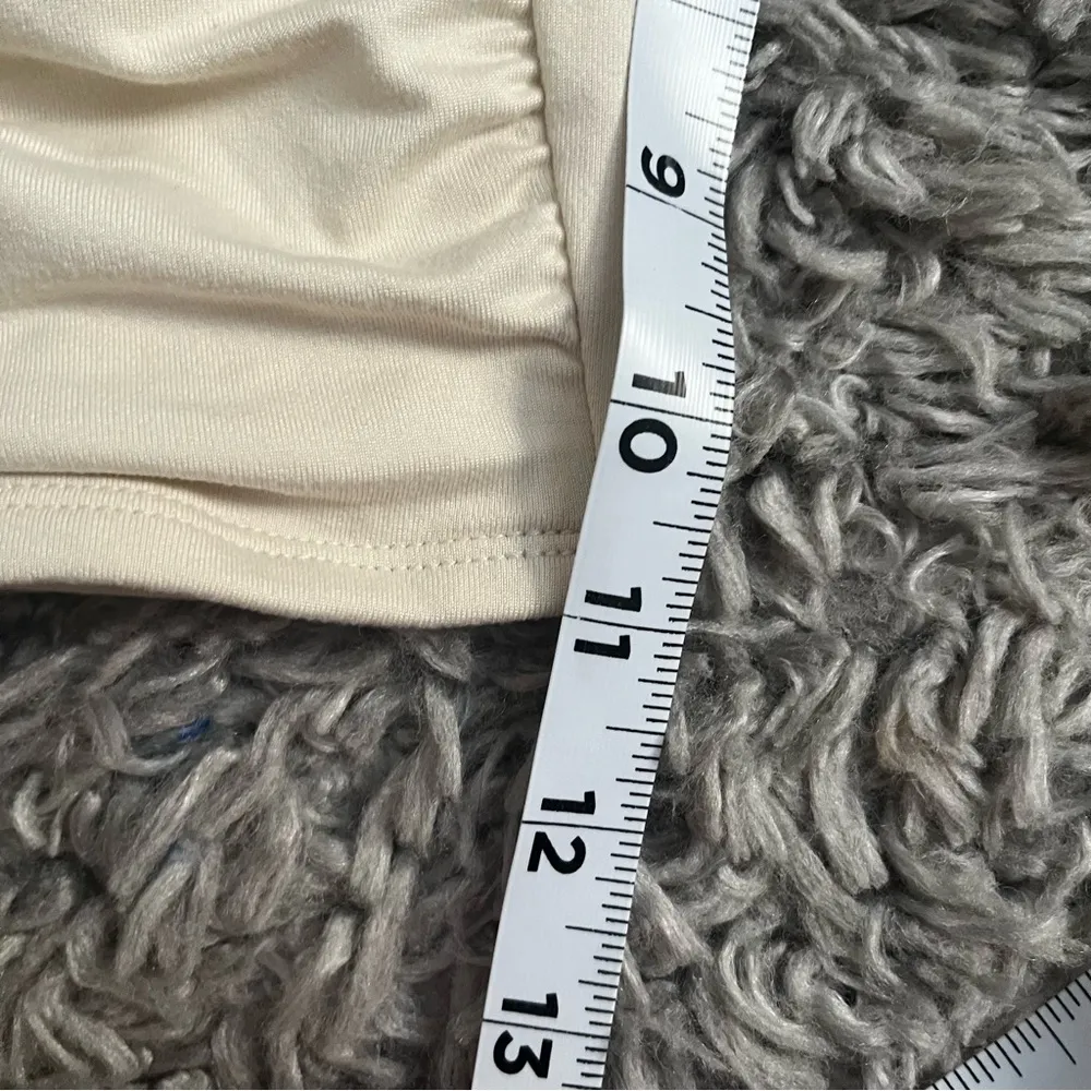 Hollister cream ruched square neck long sleeve size large - Image 4