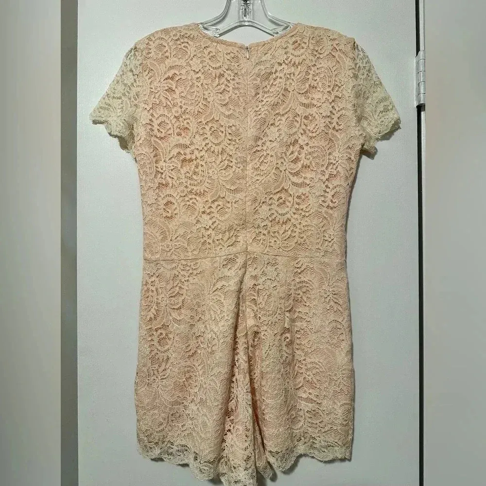 NWT Everly cap sleeve lace romper light pink size S - Image 2