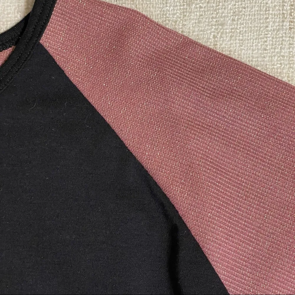 LuLaRoe Women’s 3/4 Sleeve Top - Image 4