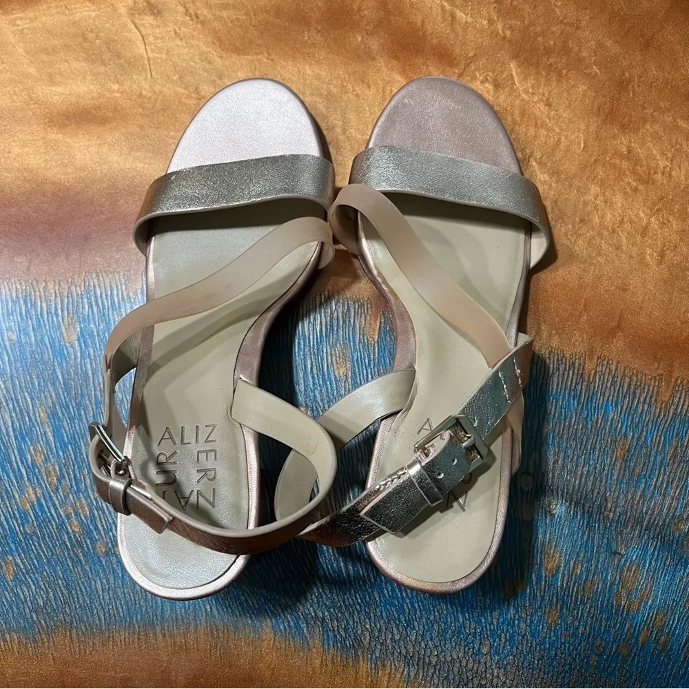 Naturalizer Arianna Strappy Rose Gold Block heels sandals size 6.5 - Image 4