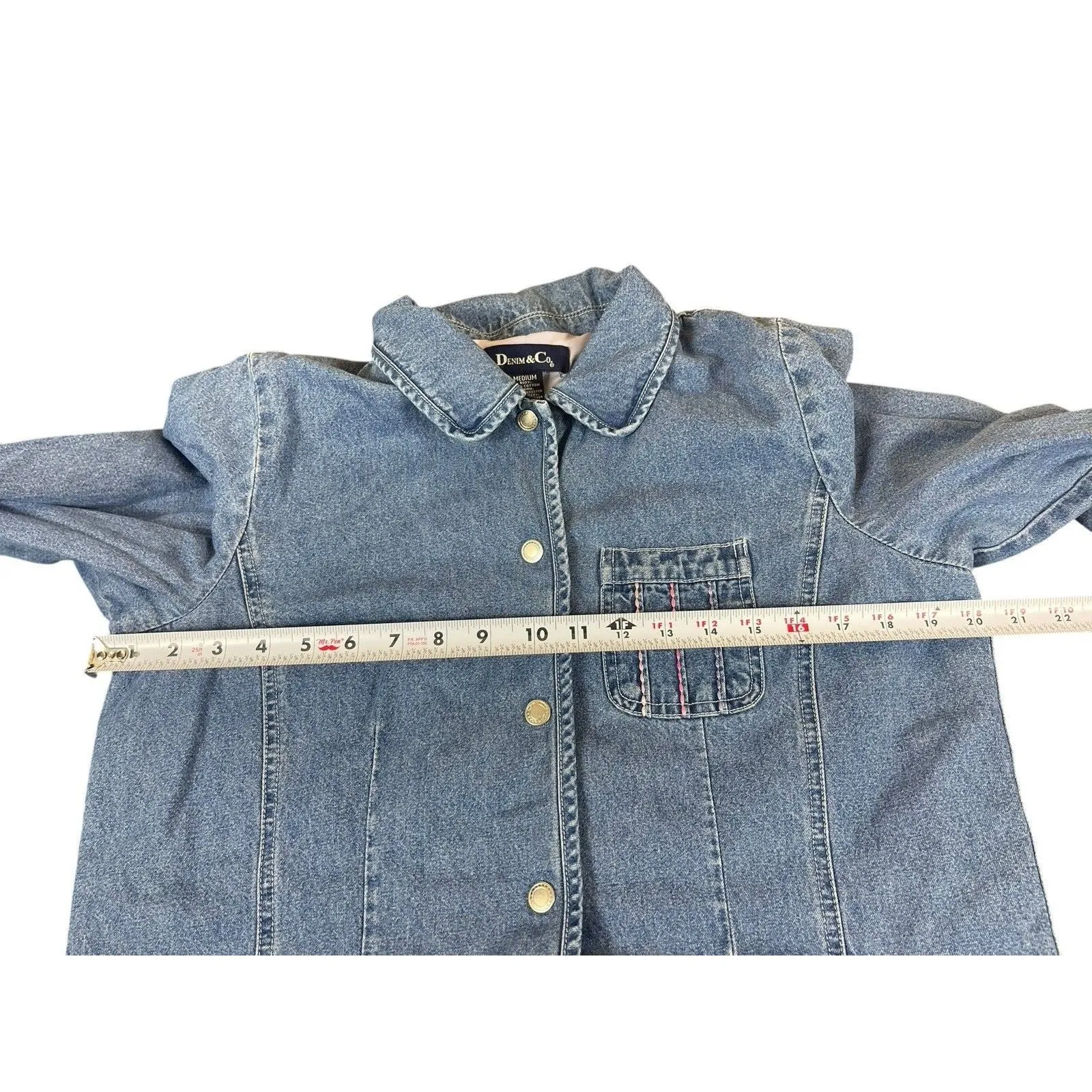 VTG Y2K Denim & Co M Blue Denim Jean Jacket Embroidered Pockets Snap Up Front - Image 8