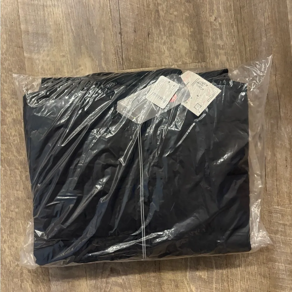 NWT NEW Free People Movement x Hatch Pippa packable puffer jacket in black - Image 9