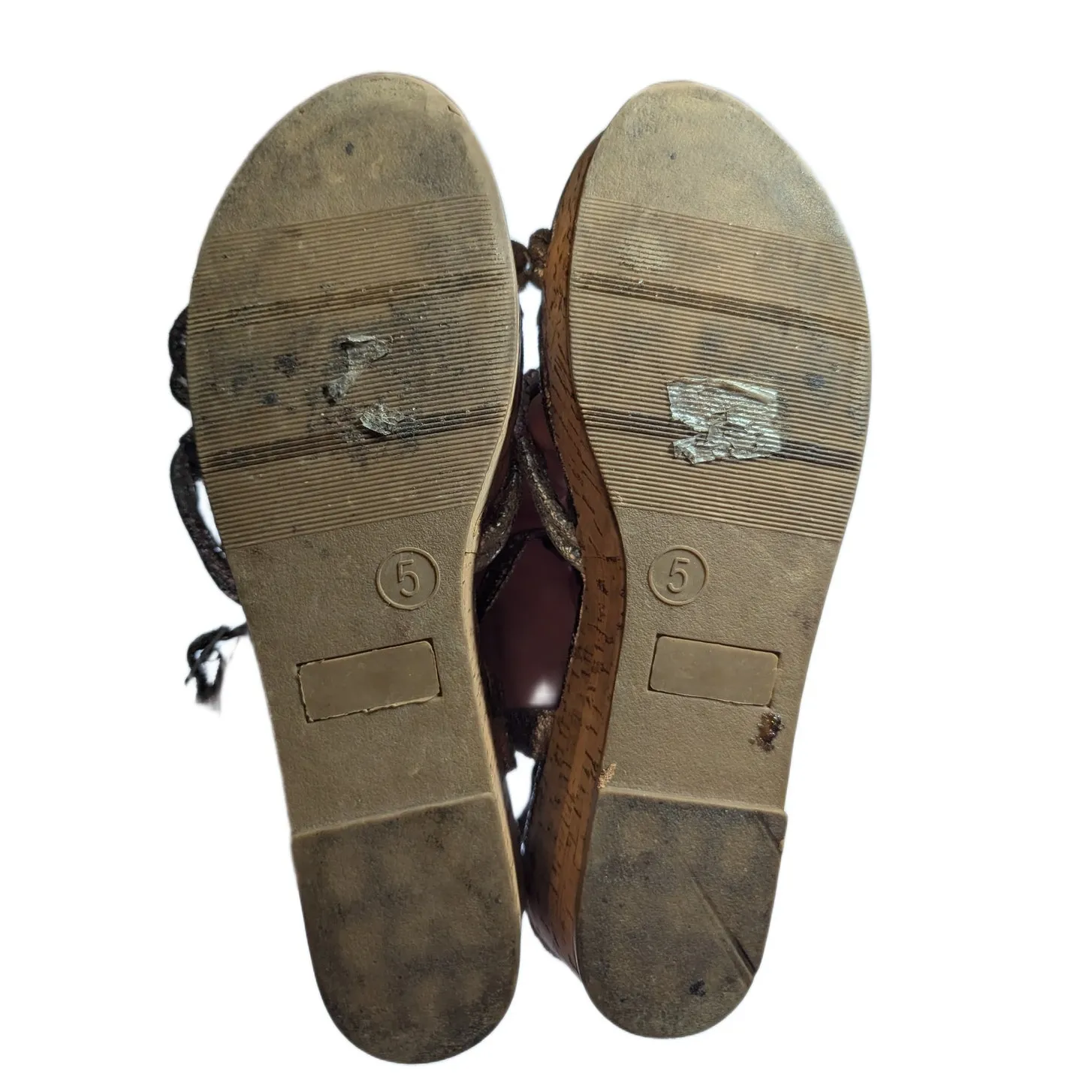 Betseyville Betsey Johnson Silver Metallic Embellished Faux Leather Sandals Sz 5 - Image 6