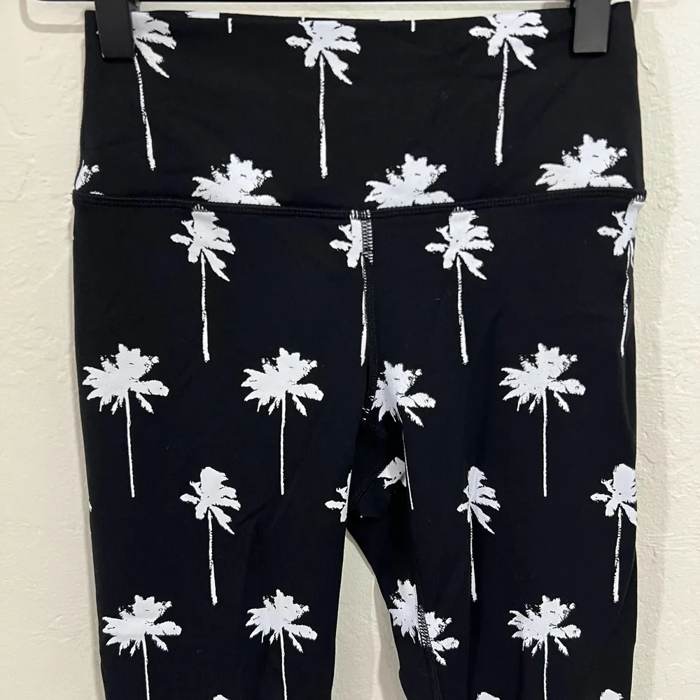 Spiritual Gangster Palm Tree Perfect High Waisted Leggings Black & White Size XS - Image 4