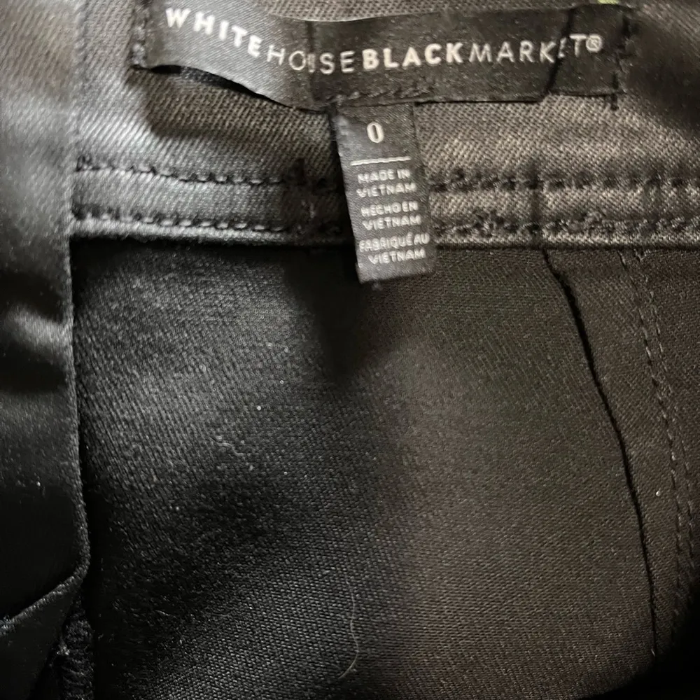 WHITE HOUSE BLACK MARKET Black Faux Leather Wrap Pencil Midi Skirt Sz 0 EUC - Image 4