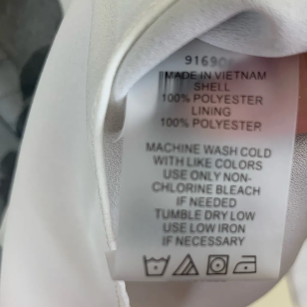 Vince Camuto Watercolor Melody Floral V Neck Long Sleeve Blouse XXS NWT - Image 7