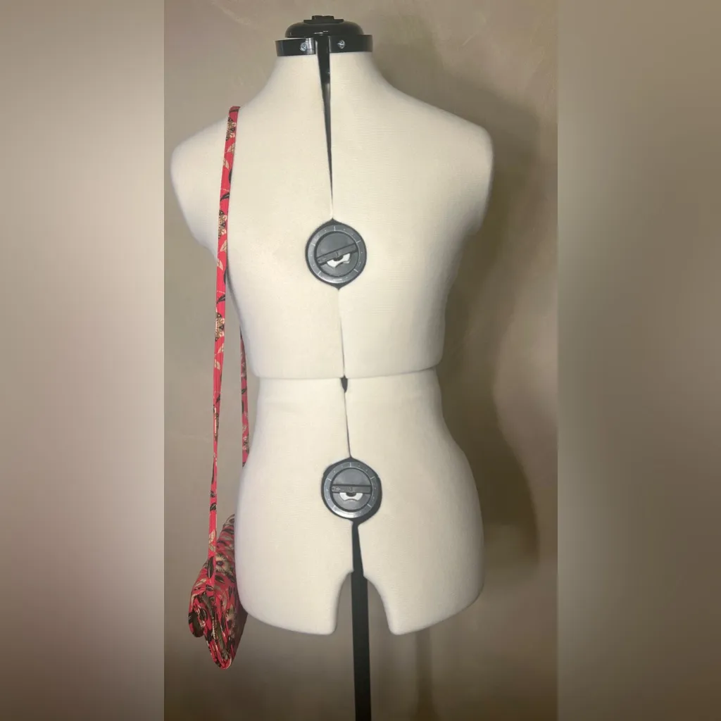 Maggi B Womens Quilted Floral 100% Cotton MultiPocket Wallet Crossbody/Purse Bag Red - Image 4