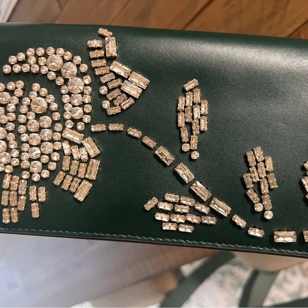 Like new Michael Kors Green Crystal Embellished Crossbody/Clutch - Image 13