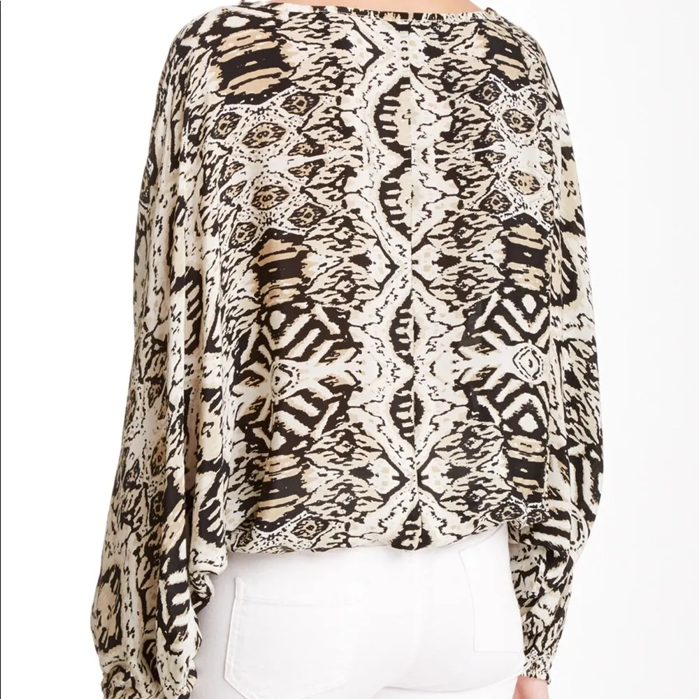 Anthropologie Tolani Rhonda Silk Batwing Boho Print Blouse Small - Image 13