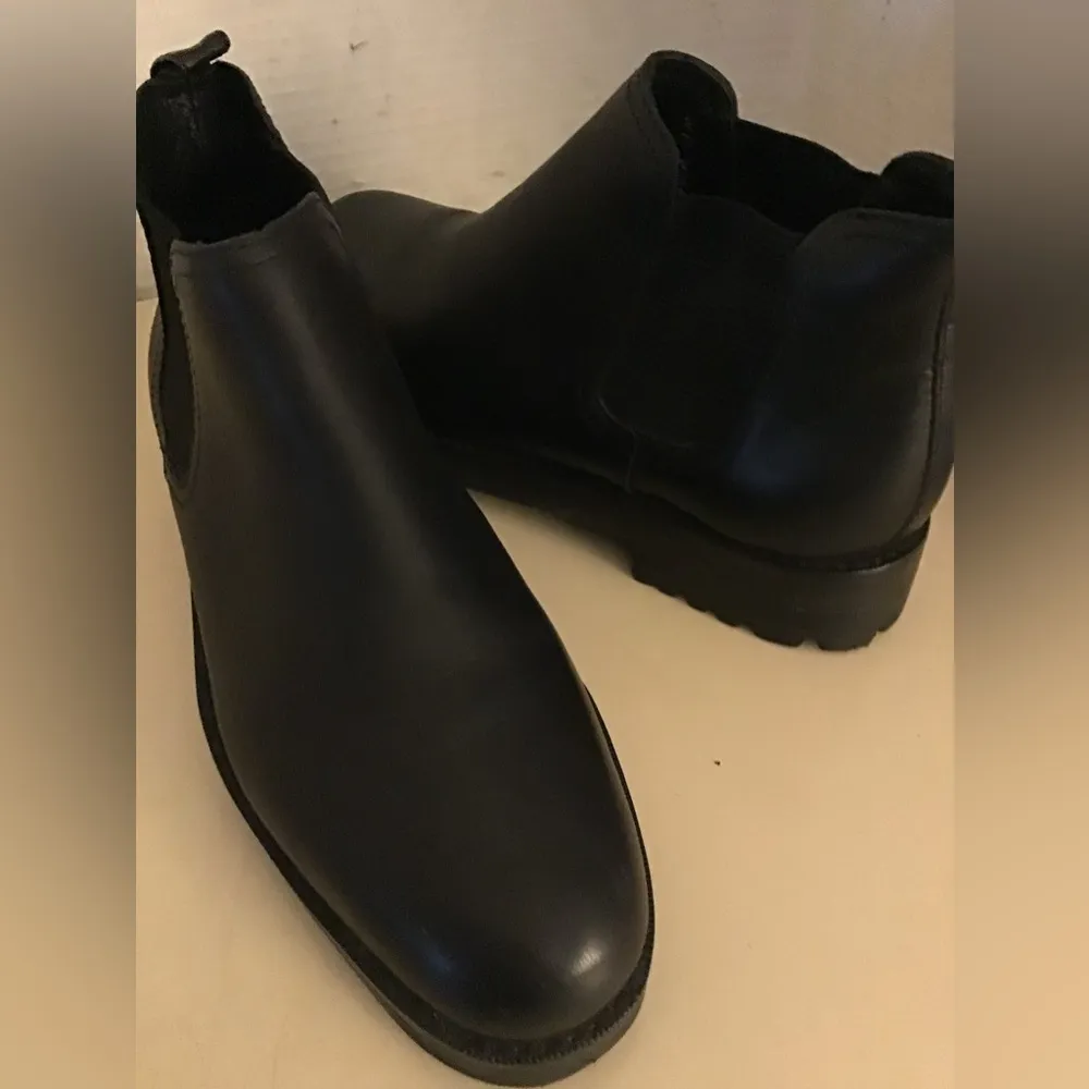 Ralph Lauren women black leather platform Chelsea short boots US 5.5 - Image 2