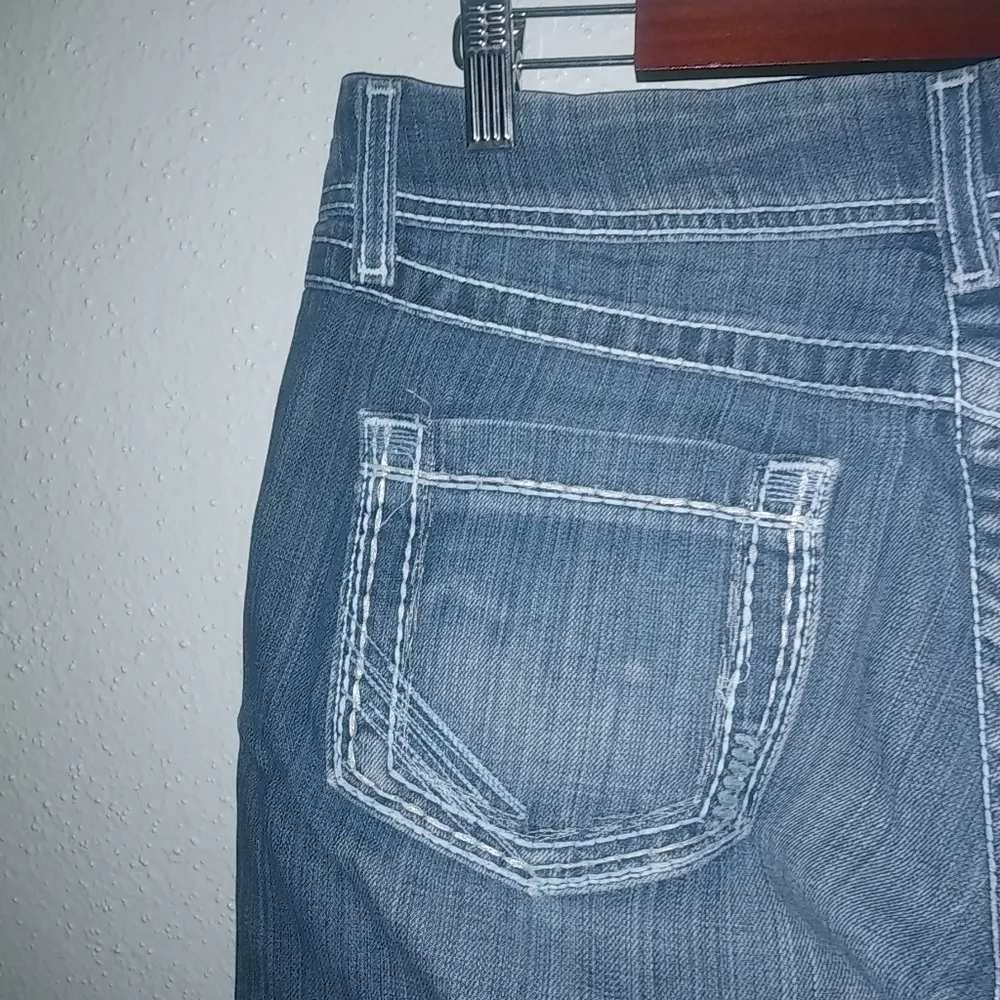 BKE Kate 31x37 Tall Low Rise White Contrast Stitched Pocket Boot Cut Jeans - Image 12