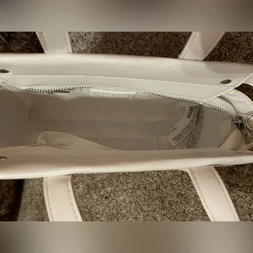 New without tags  white satchel - Image 5