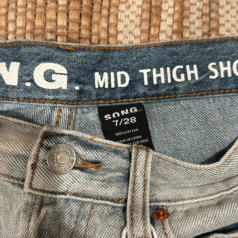 SONG WOMENS SHORT NWT Blue Size 28 - Image 3