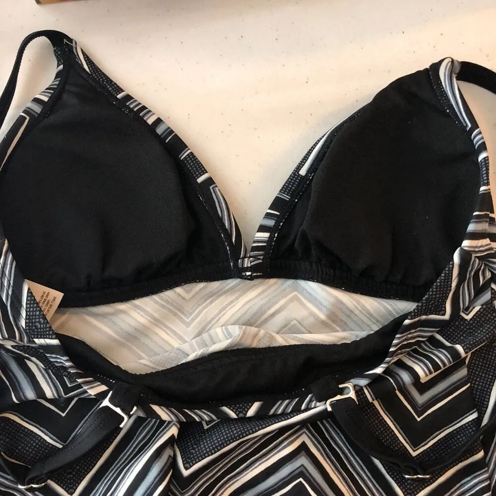 Mossimo Tankini Top Removable Cups Chevron Stripe Black White XS - Image 3