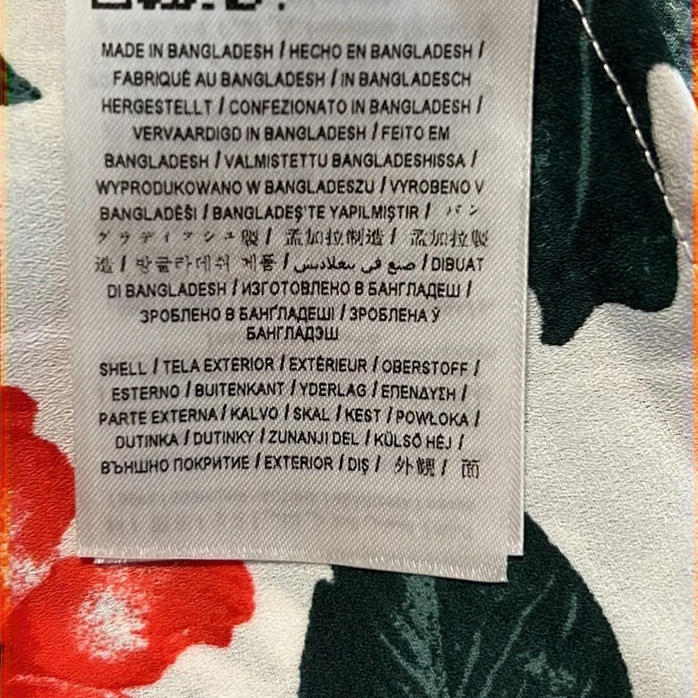 GUESS small high low tie front blouse v neck long sleeve button front floral - Image 10