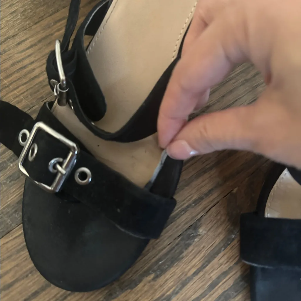 Steve madden black rotating buckle block heel suede strappy sandal - Image 6