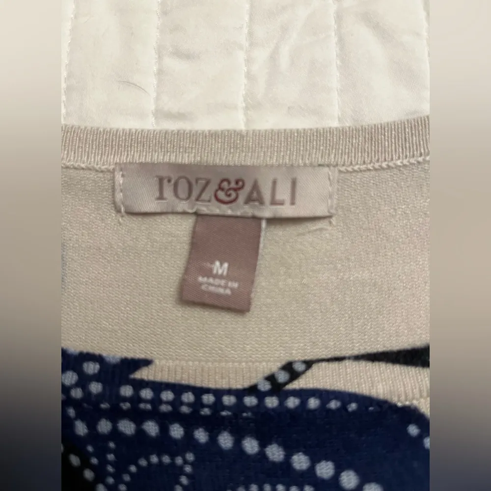 Roz & Ali Cream Blue Floral 3/4 Sleeve Sweater - Image 3