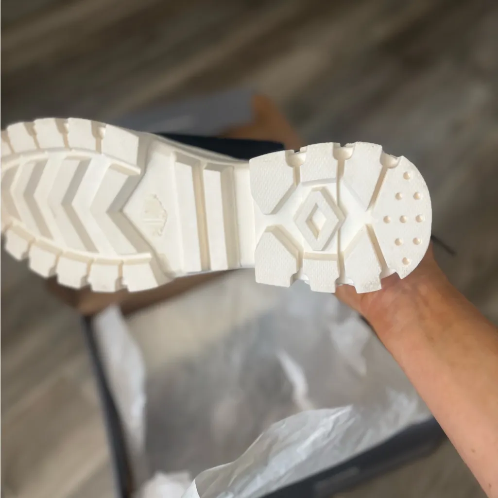 Palladium Revolt Lo TX Women’s Size 8 Black/Marshmallow Platform Sneakers Black - Image 2