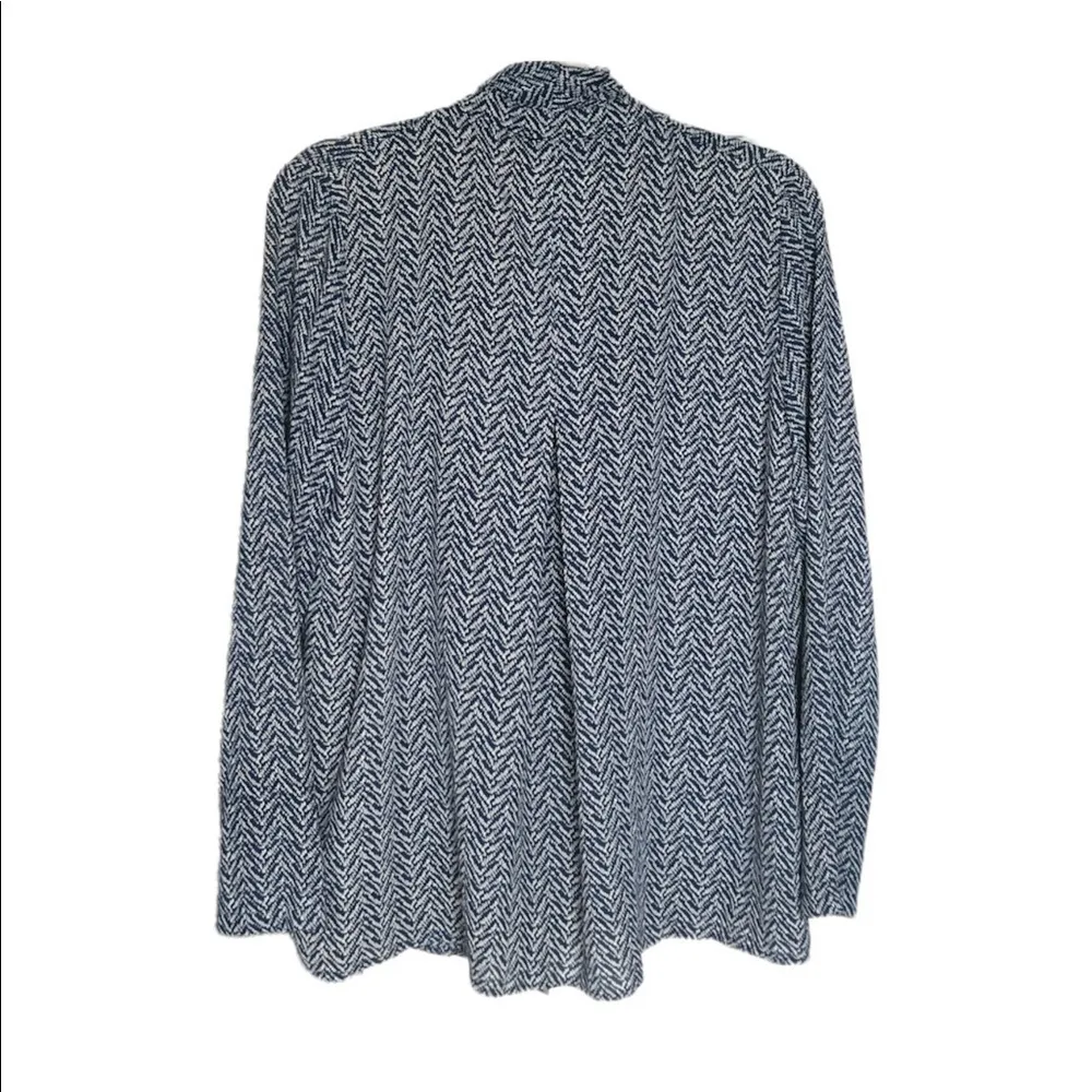 NWT Lumière Surplice Front Button Blouse | Blue Zig Zag | Large - Image 2