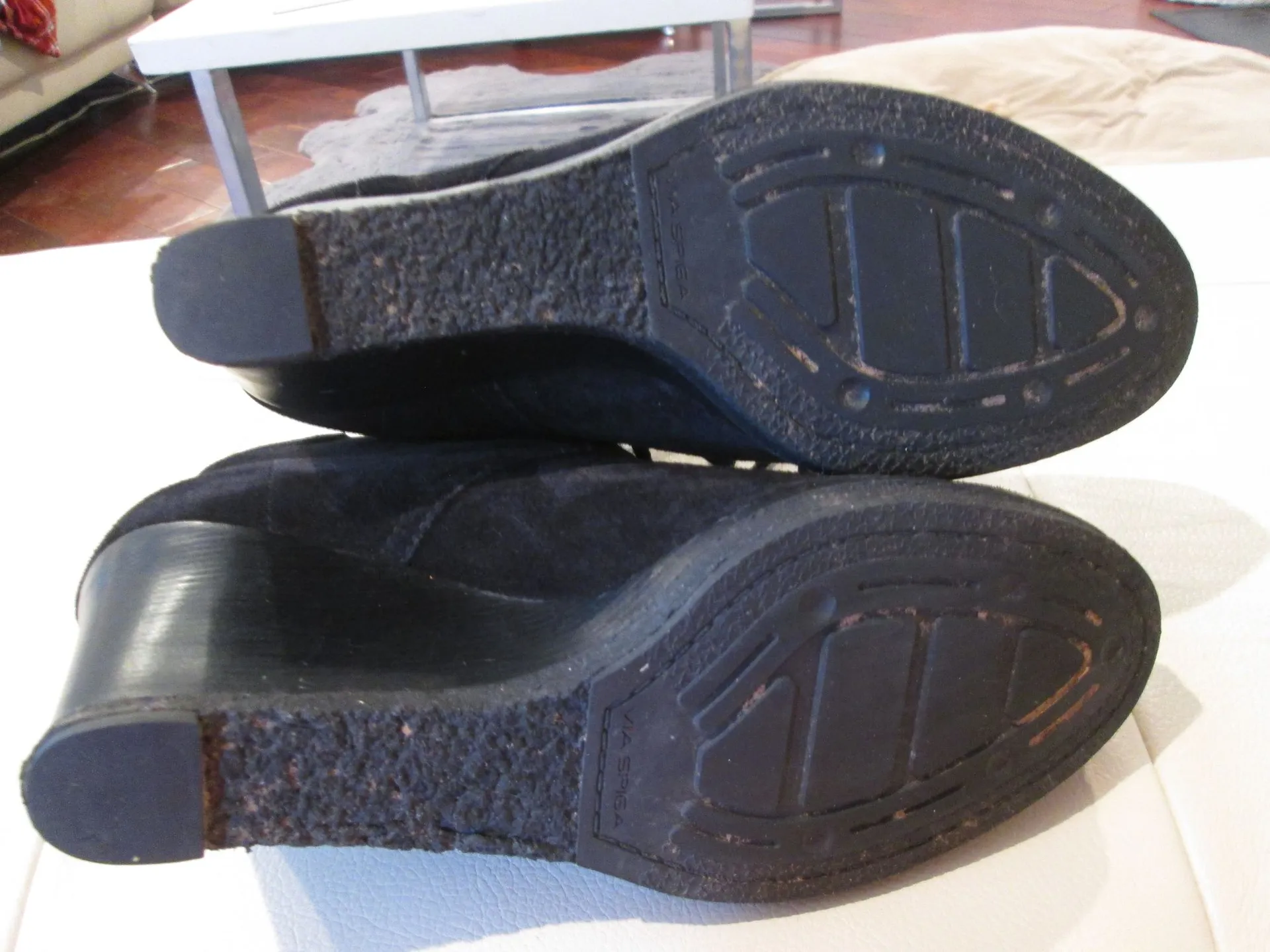 Via Spiga Fedora Black Suede Booties - Sz 8 - Image 4