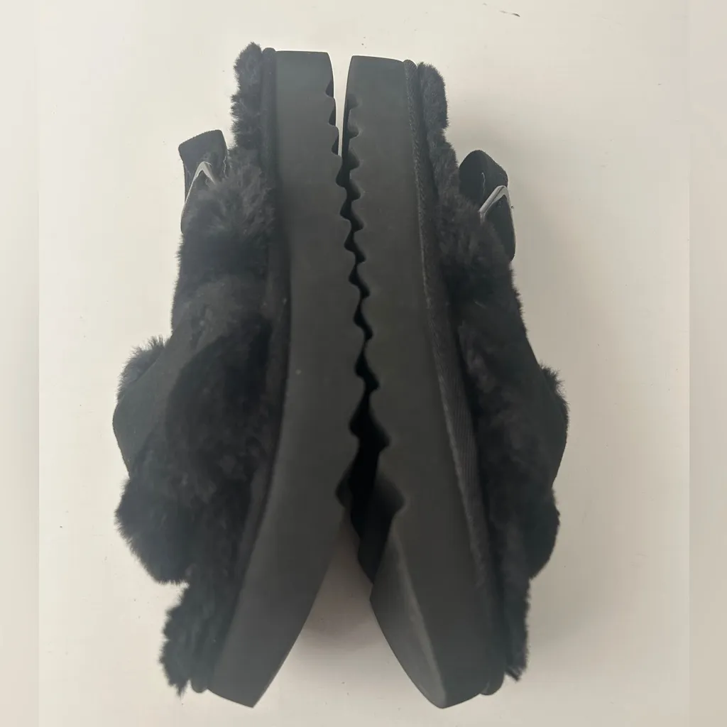 Women’s Koolaburra by Ugg Black slippers size 8 - Image 3