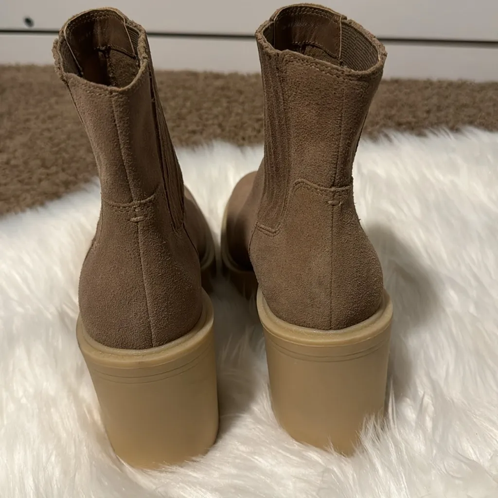 NWOB Dolce Vita Caster H2O Booties Suede 9.5, chunky waterproof mushroom Tan - Image 5