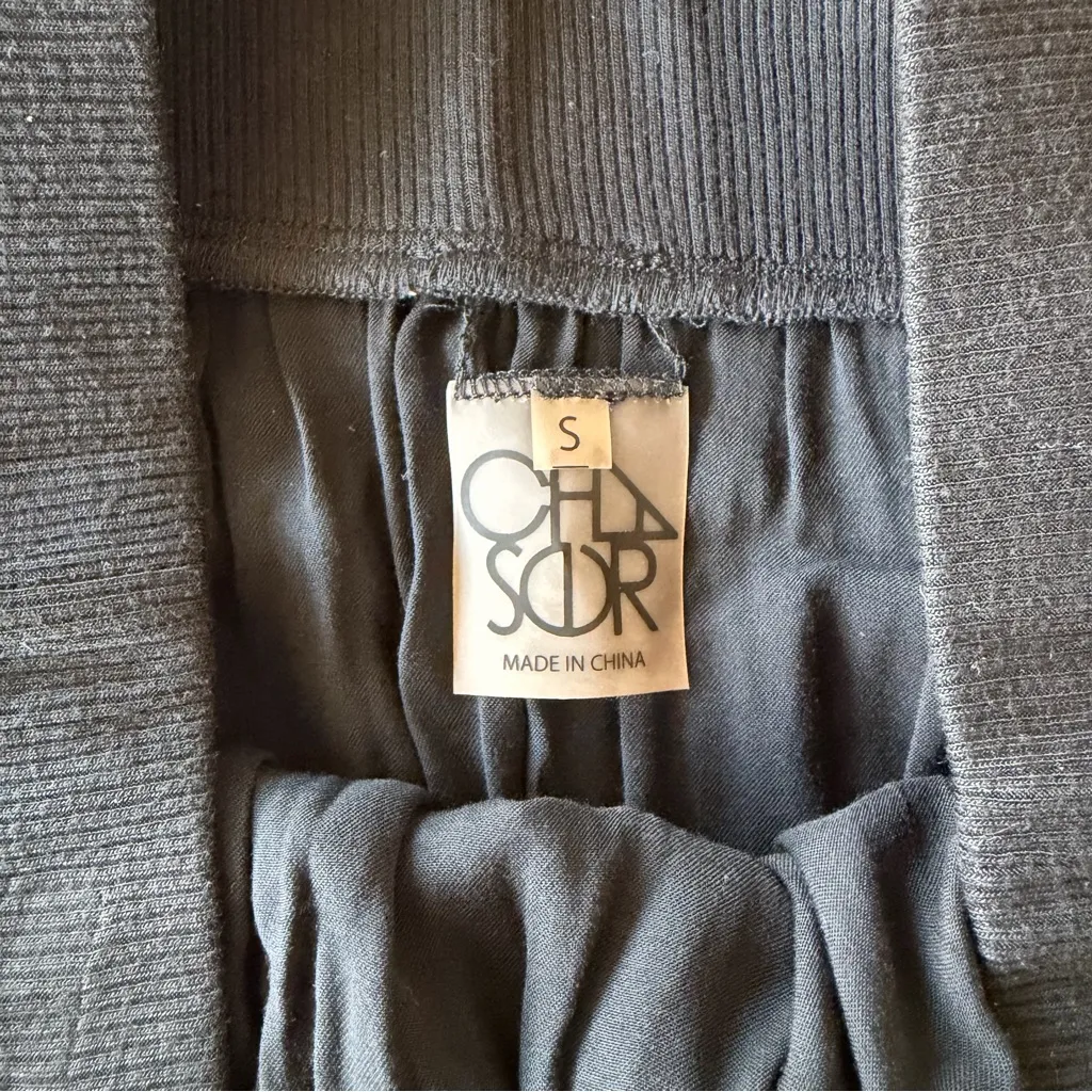 Chasor Chic Black Midi Skirt - S - Image 3