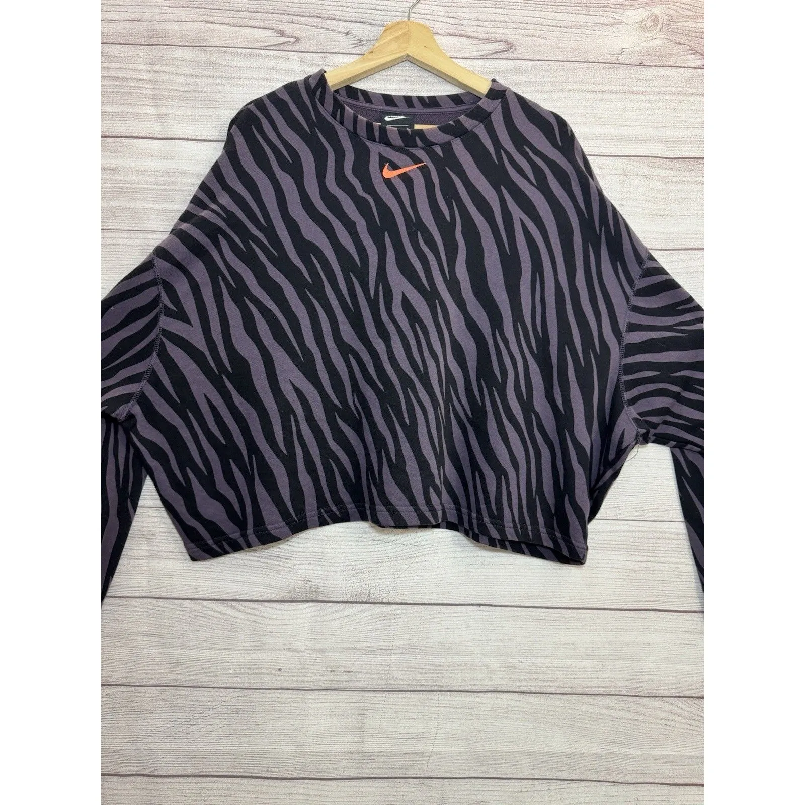 Nike Women's Sports Icon Clash Animal Print Crewneck Sweatshirt LARGE PURPLE-BLK - Image 8