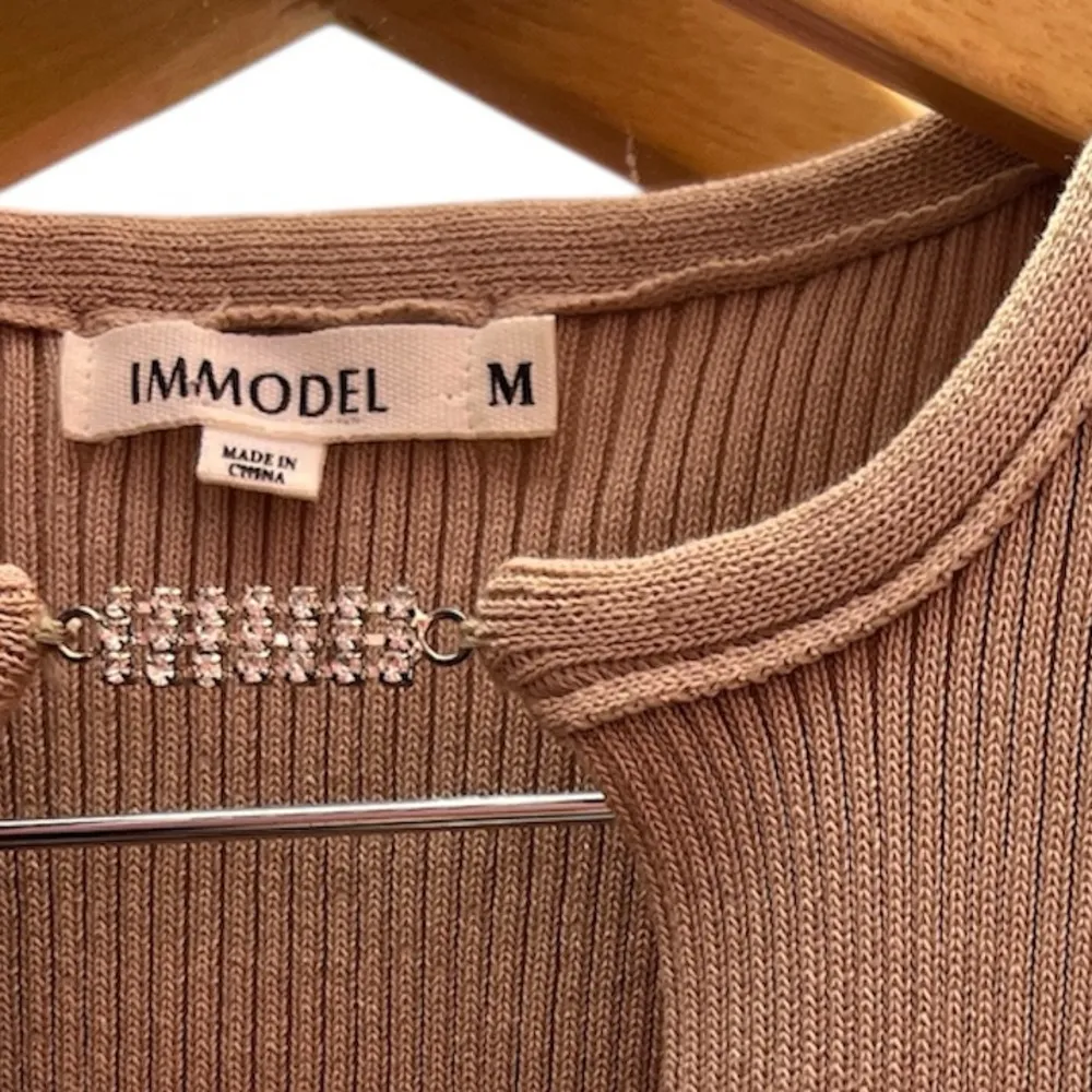 Immodel Rhinestone CUT Out Ribbed Top Tan Size M - Image 4