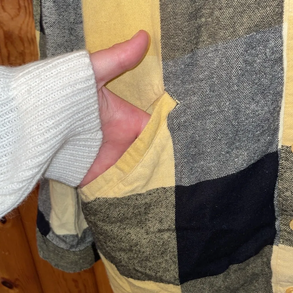 Blair yellow plaid flannel shirt size large longer in length with pockets fall - Image 4