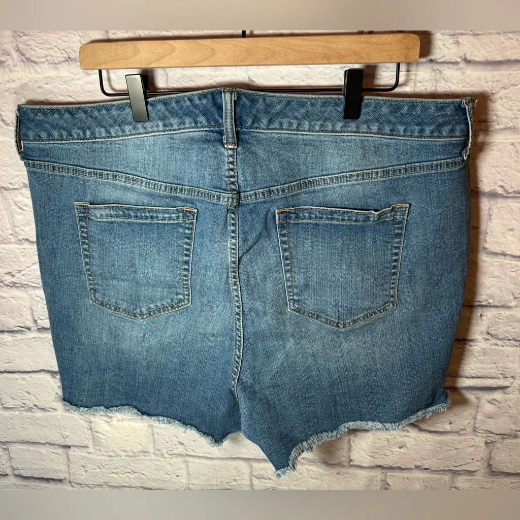 Torrid Denim Cutoff Shorts Womens size 20‎ button fly medium wash - Image 5