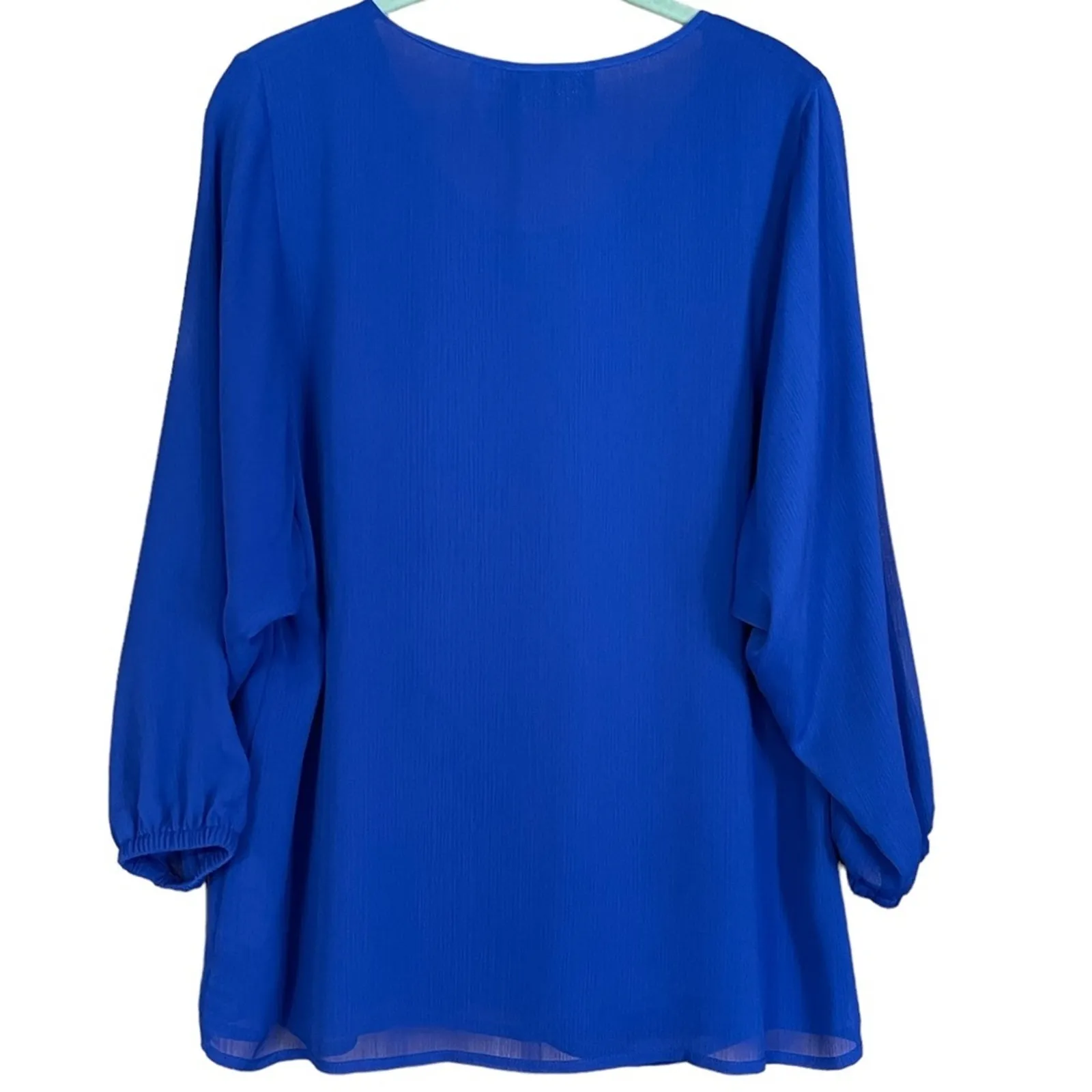 Bob Mackie Size Medium Blue Scoopneck Sequin Feather Button Front Crinkle Blouse - Image 5