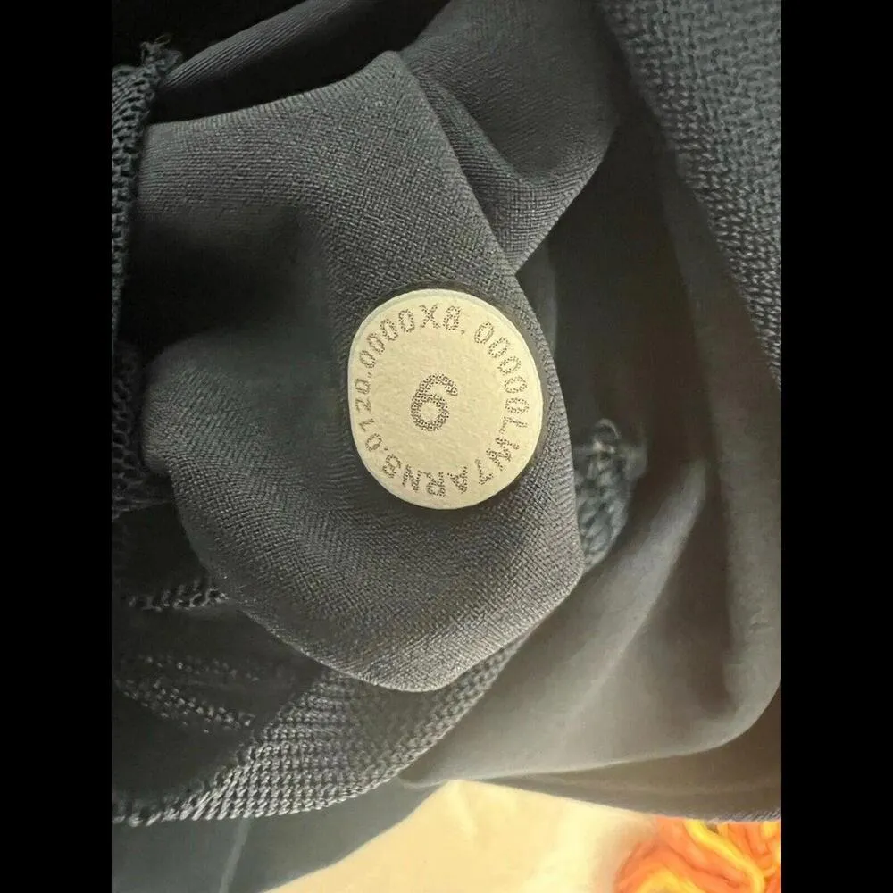 Lululemon On The Fly Short *Woven *2.5" True Navy | SIZE: 6 - Image 9