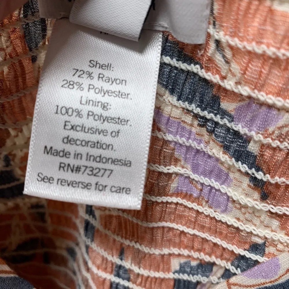 B03- Nine West pink and blue twist front top plus size 3x - Image 9