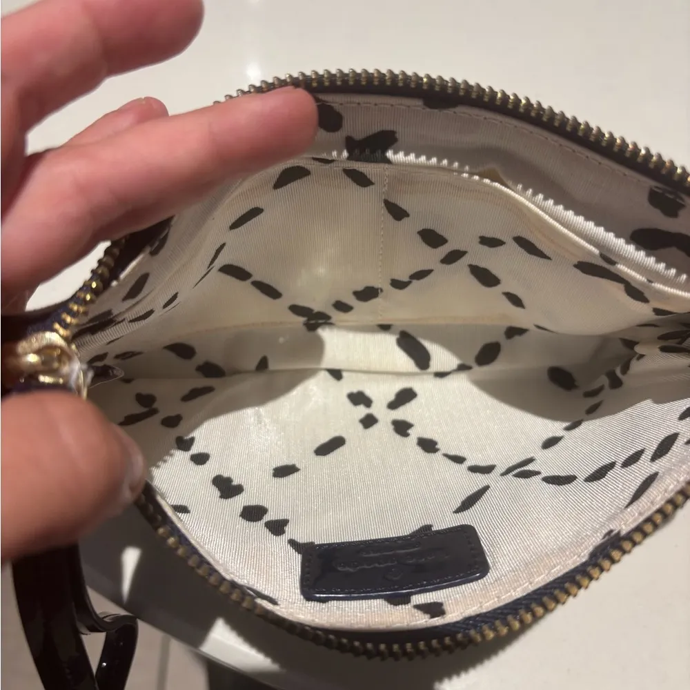 Kate Spade ♠️ Navy and White Patterned Wristlet - Image 3
