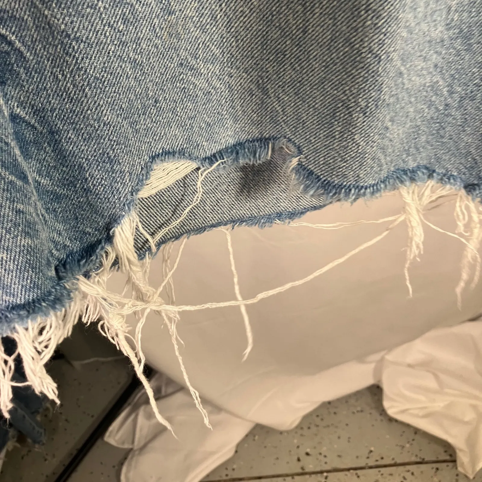 H&M &Denim Bermuda Shorts Women's US 6 Baggy‎ Loose Fit Low Waist Blue Denim - Image 5