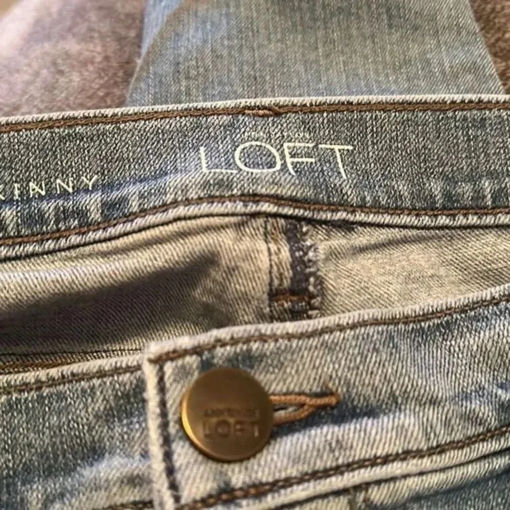 LOFT Relaxed Skinny Jeans Sz 30 / 10 Light Wash Beaded Embellished  Mid Rise‎ - Image 8