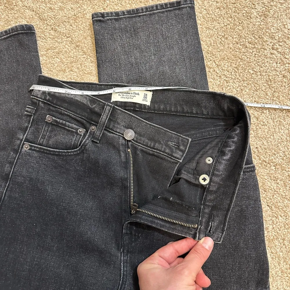 Abercrombie Ultra High Rise 90s Slim Straight Jean Crossover Waist - Black 24 - Image 8