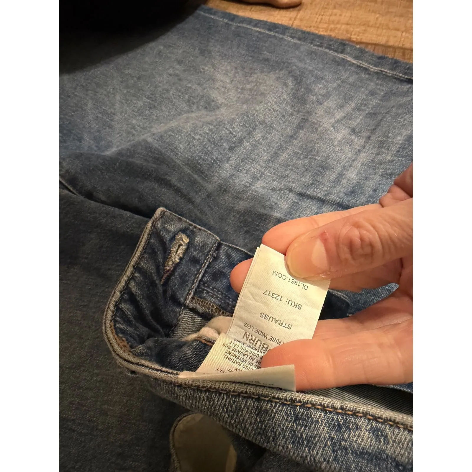 DL1961 Hepburn High Rise Wide Leg Jeans Medium Wash Size 32 - Image 6