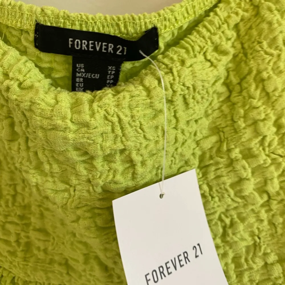 NWT Forever 21 Size extra small spring green short sleeve blouse - Image 4