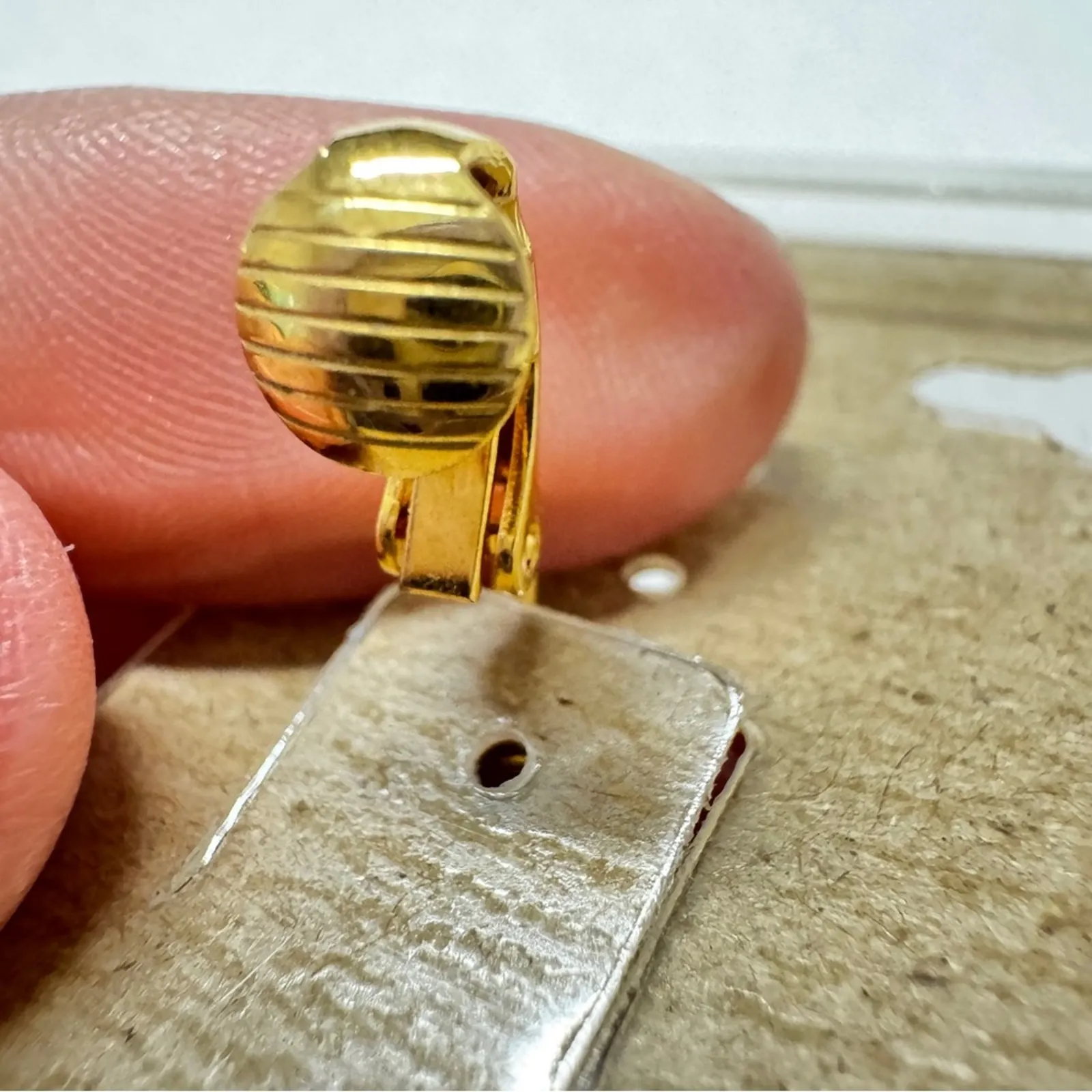 Sarah Coventry Blue Gold Tone Enamel Clip On Earrings Vintage Womens Jewelry - Image 4