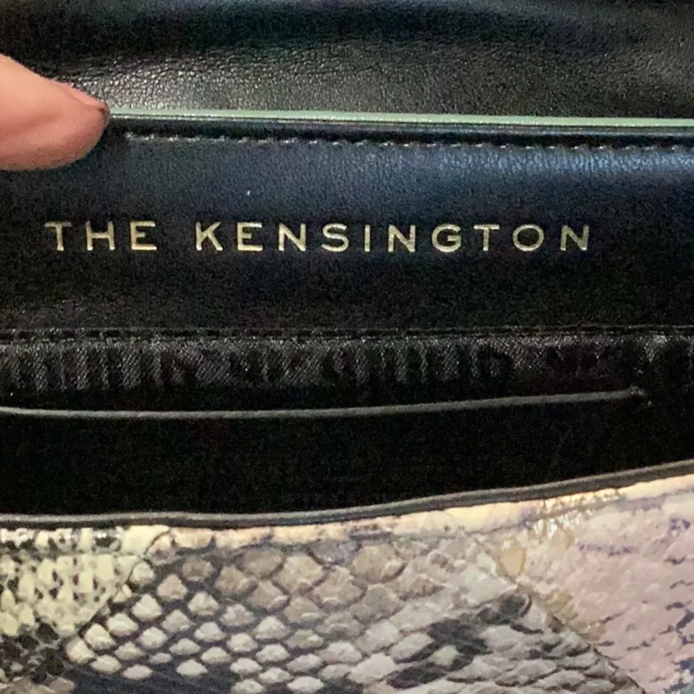 Kurt Geiger London
Leather Mini Kensington Chain Strap Crossbody Bag NWT - Image 6