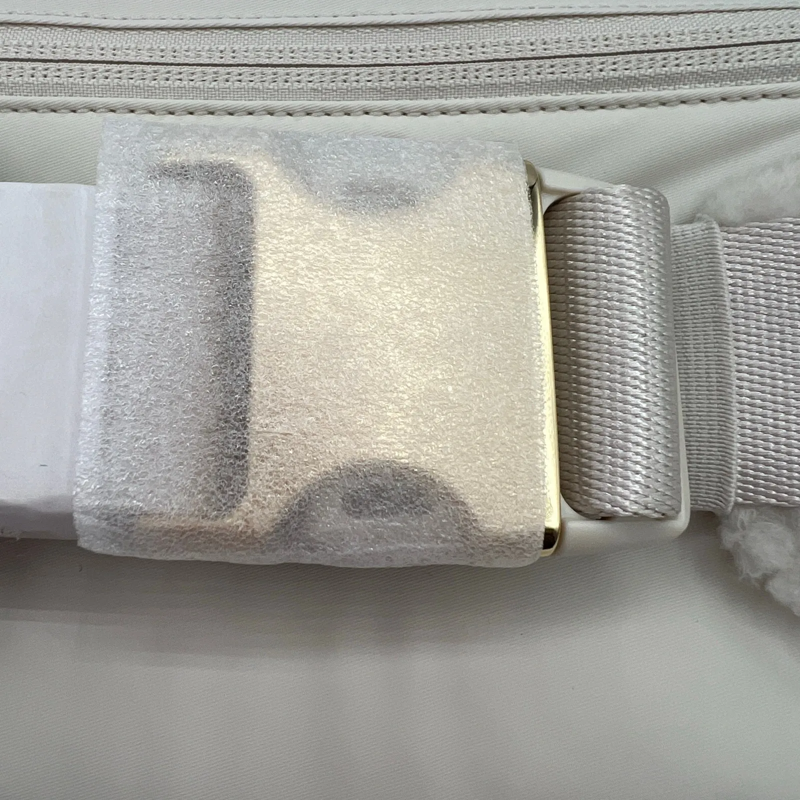 Lululemon Sherpa Fleece Crossbody Everywhere Belt Bag Gold Logo Winter White Y2K - Image 9