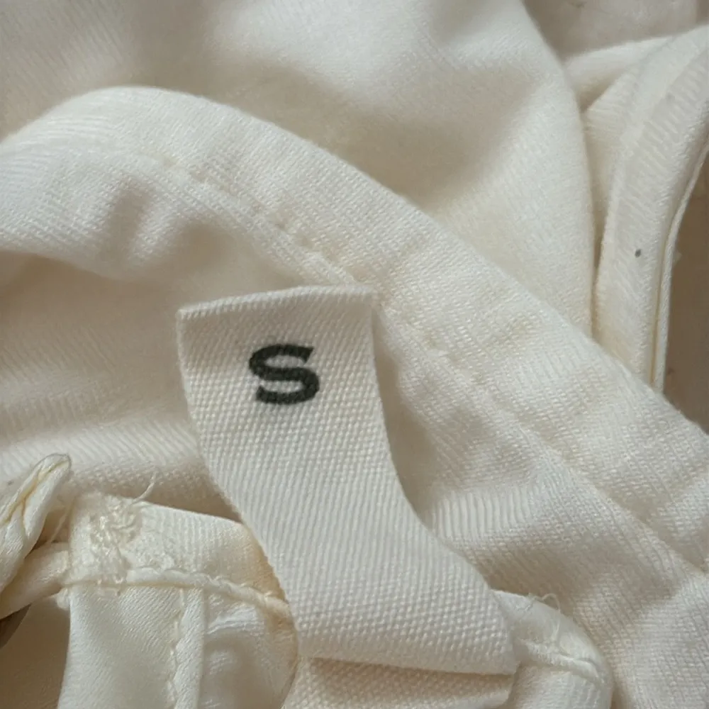 Tiny Anthropologie Ivory Cream Embroidered Crochet Detail Tank Blouse Shirt - Image 5