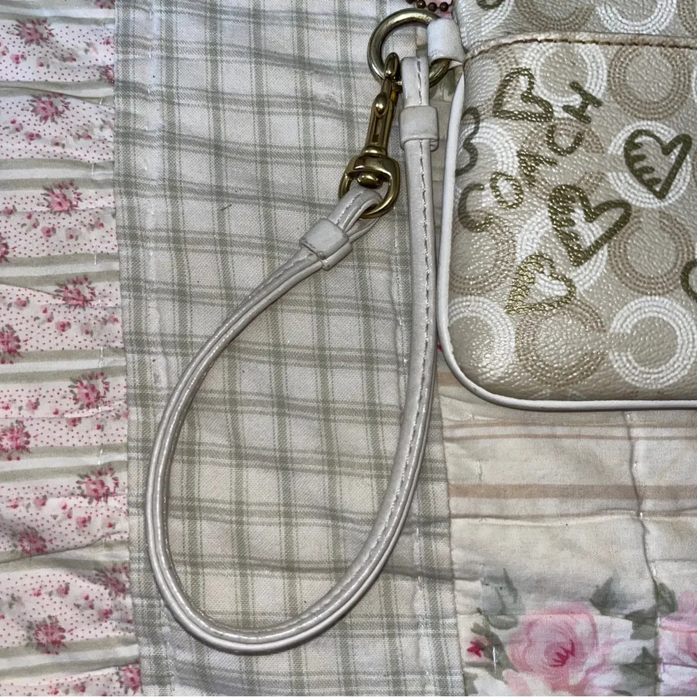 Coach vintage wristlet in excellent condition - Image 6