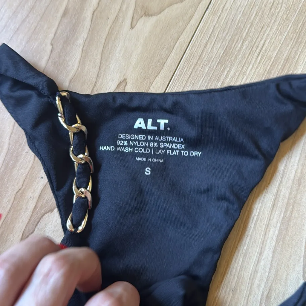 Elegant Black Bikini Bottom with Chain Accents - Image 2